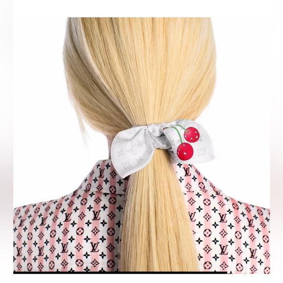 New! Louis Vuitton x Murakami collection 🍒hair scrunchies!! 2025 - Picture 6 of 9